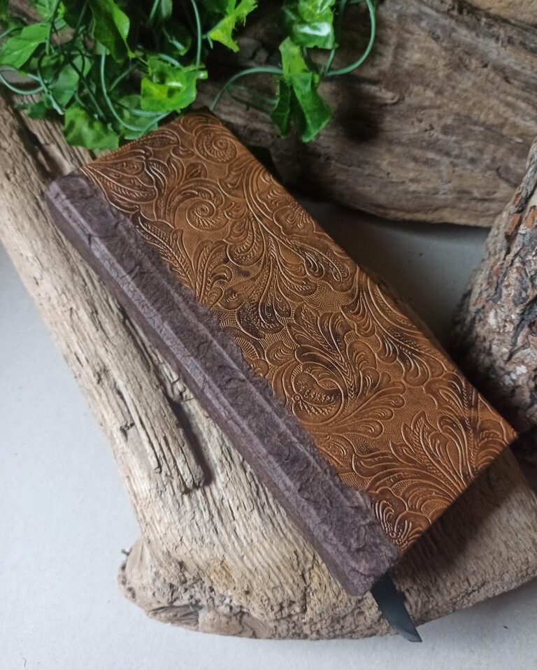 Grimoire ou carnet vierge, reliure artisanale, L'arbre à papier