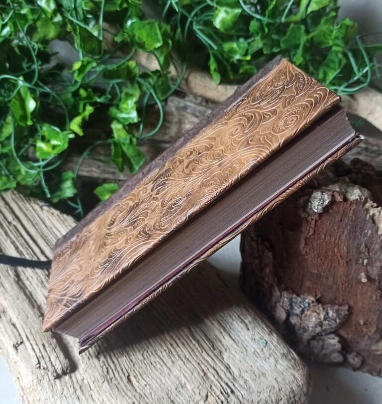 Grimoire ou carnet vierge, reliure artisanale, L'arbre à papier