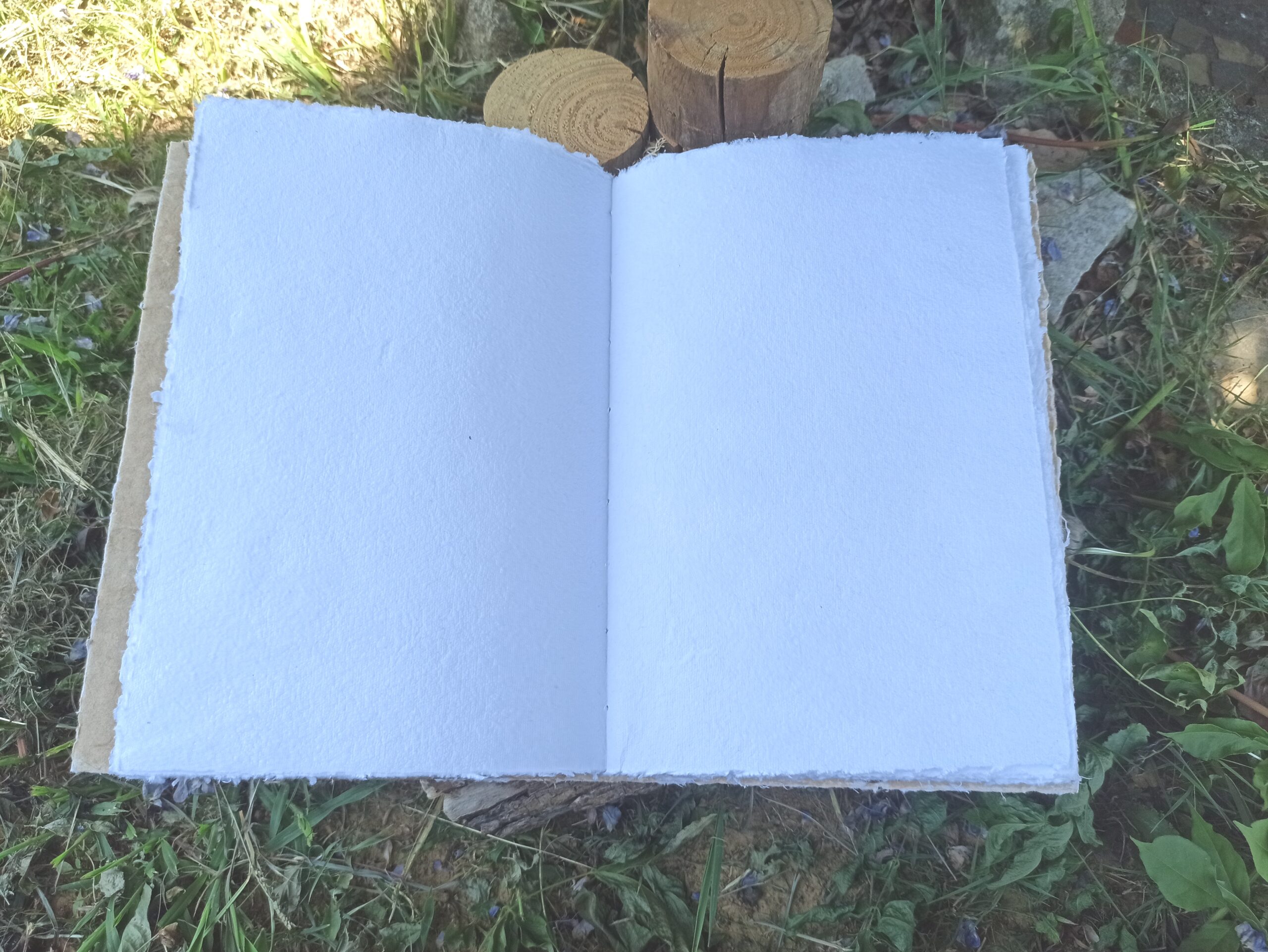 Grimoire vierge, reliure artisanale, papier coton, pièce unique