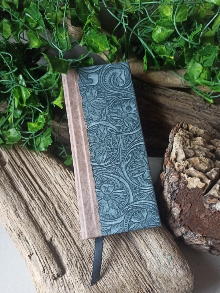 Grimoire ou carnet vierge, reliure artisanale, L'arbre à papier